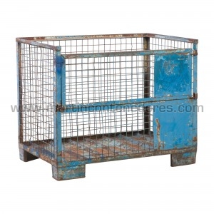 Mesh stillages with flap...