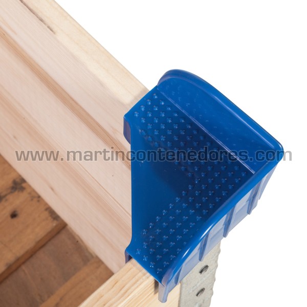 Plastic corner piece for pallet collars wooden