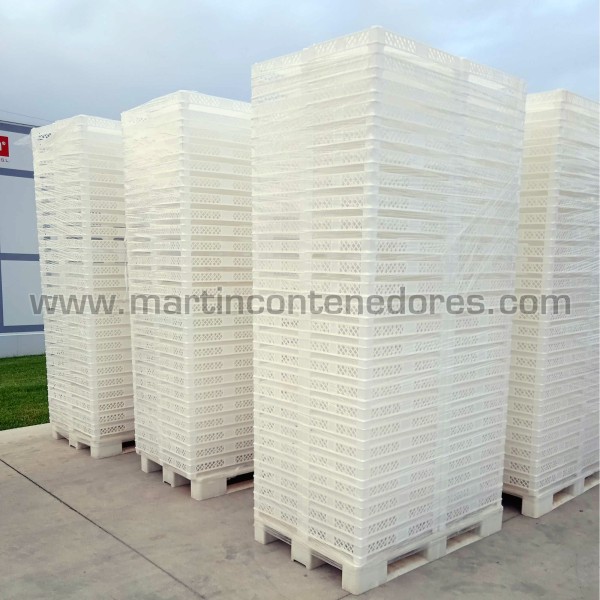 Perforated plastic box 600x400x92/90 mm